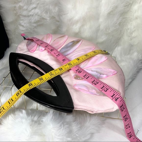 Vintage Shell Embellished Acrylic Handle Clutch - Picture 11 of 12